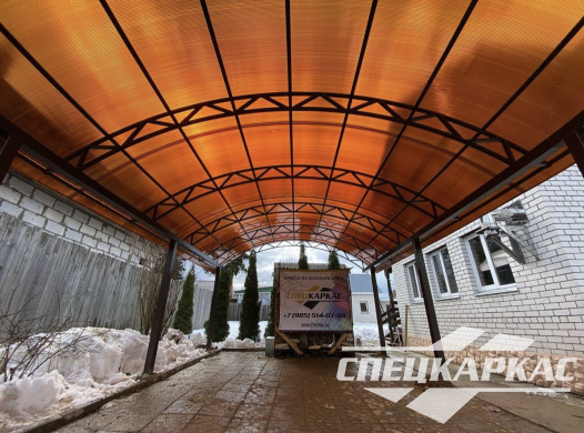 Навес из поликарбоната для автомобилей на даче №42 - фото 1384